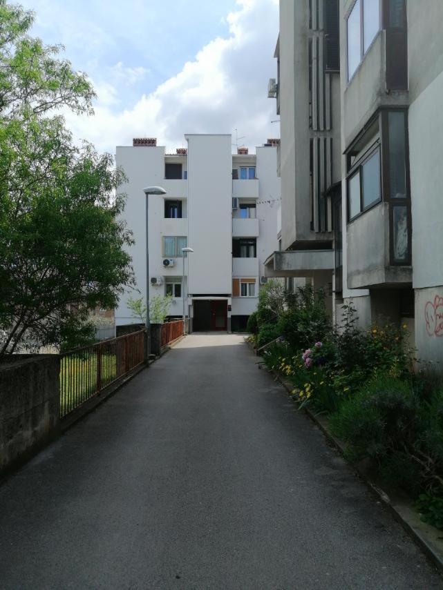 Apartman Sanja Pula Bagian luar foto